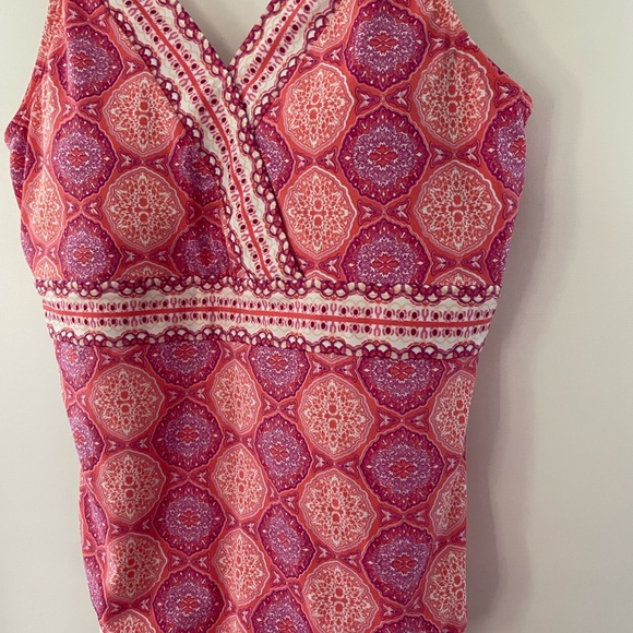 Beautiful One-piece Bathing Suit - Picture 3 of 6